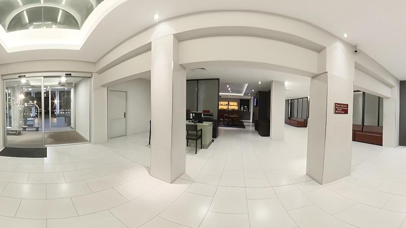 Crowne Plaza London - Heathrow