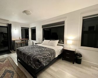 Oceanfront Room With Hot Tub & Firepit - Ucluelet - Phòng ngủ