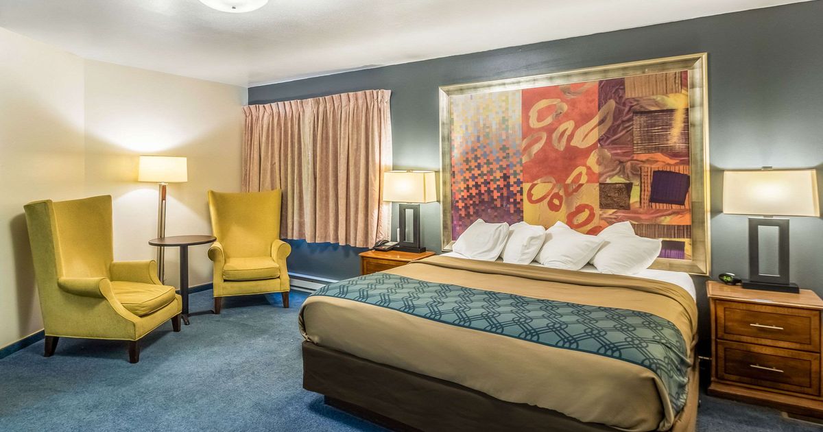 Econo Lodge £38. Waupaca Hotel Deals & Reviews KAYAK