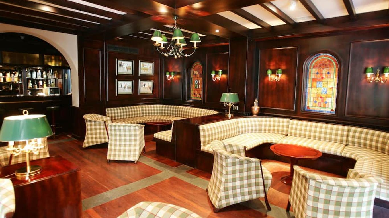 هوتل إيسكويلا سانتا بريجيدا