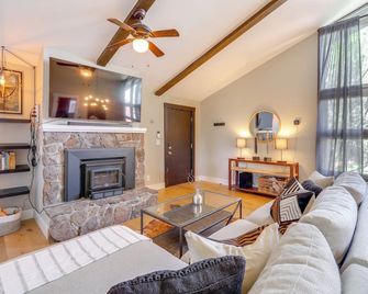 Townhome Near Dtwn Flagstaff Grill, Golf and Relax! - Flagstaff - Sala de estar