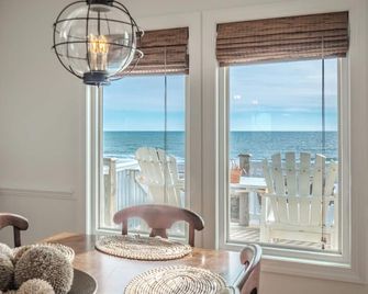 C-Maid - Topsail Beach - Comedor
