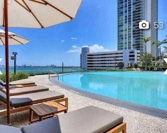 Luxury Penthouse Ocean Front - Miami - Pool