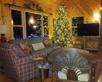 The Treehouse - Highlands