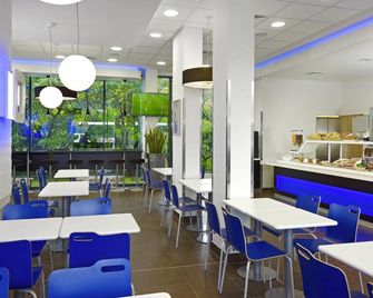 ibis budget Warszawa West Station - Warsaw - Restaurant