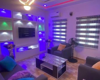 Princess and Danny Apartments - Lagos - Lounge