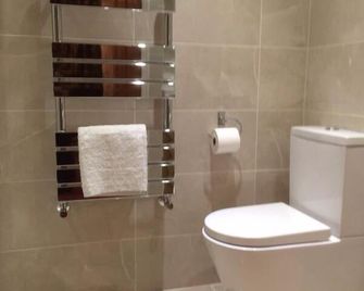 LA B and B Guest Accommodation - Chichester - Rakennus