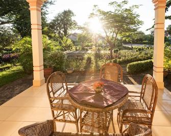 Xuanmai Garden Resort - Pakse - Patio
