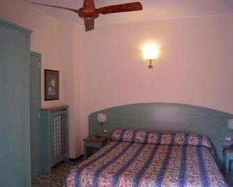 Hotel Magnolia - Albenga - Bedroom