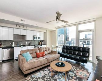 1 Bedroom apartment in Uptown Charlotte - שרלוט - סלון