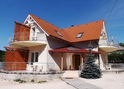 Klassz Apartmanház - Balatonfüred - Byggnad