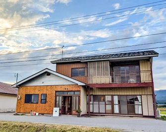 Guest House Inawashiro~Hanbog~ - Inawashiro - Building