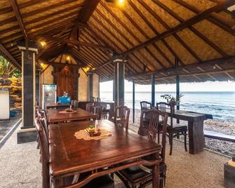 Rising Star Dive Resort - Abang - Essbereich