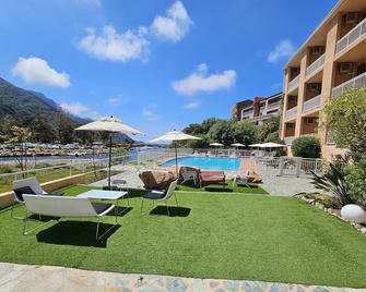 Le Marina - Ota - Piscine