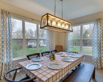 Beautiful cottage next to Tims Ford Lake - Tullahoma - Dining room