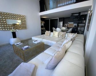 Appartement trois pièces Saint Tropez - Saint-Tropez - Sala de estar