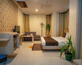 Hotel Kachnar - Pachmarhi - Bedroom