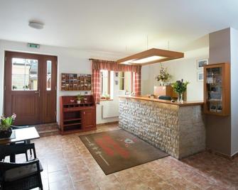 Posta - Sobotka - Front desk