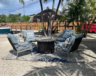 Relax In a Piece Of Paradise Waterfront with Private END Canal Pet Friendly! - Key Largo - Patio