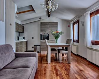 Da Bruno Homes - Wenecja - Jadalnia
