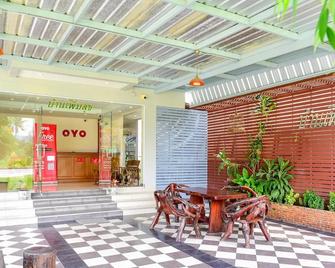 OYO Peamsook Resort - Prachuap Khiri Khan - Βεράντα