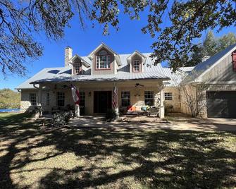 Gated Estate Escape! Three Br - Bastrop - Toà nhà