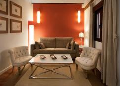 Apartamentos Abad Toledo - Toledo - Living room