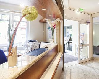 Hotel B99 - Offenbach am Main - Front desk