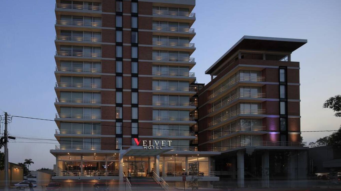 Hotel Velvet Plaza