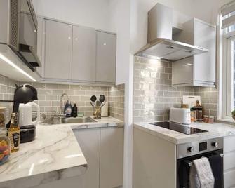 Livestay Studio Retreat for 2 in Central Harrow2 - Harrow - Küche