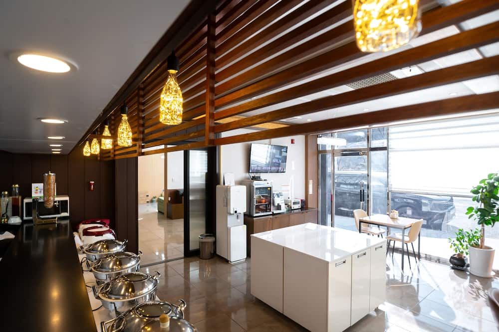 ذا 7 بيزنس هوتل