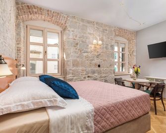 Captain's Guest house - Split - Bedroom