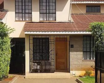 Karolinas Homestay Near Jkia - Embakasi - Building