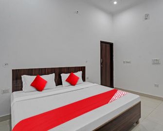 Hotel O Hardwari - Bulandshahr - Bedroom