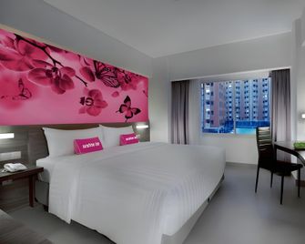 Yusra Inn Hotel Bekasi - Bekasi - Quarto