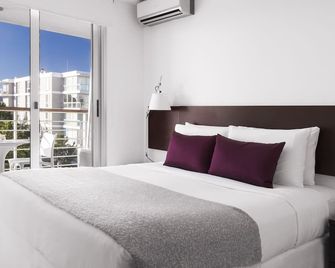Real Colonia Hotel & Suites - Colonia del Sacramento - Bedroom