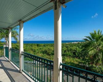 Caribbean View, Double Queen Beds, plenty of Island Charm - Kingshill - Balcony