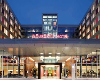 Mövenpick Hotel Stuttgart Airport - Stuttgart - Toà nhà