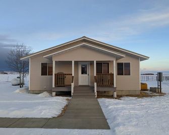 Quiet Guest House close to Pinedale with Mountain View - Pinedale - Building