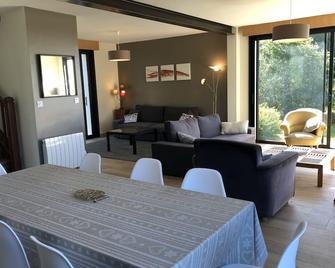 Renovated villa Panoramic sea view of the Gulf of Morbihan near Trinité Carnac - Crach - Salle à manger