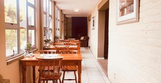 Selborne Bed and Breakfast - East London - Ruokailuhuone