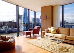 Cheval Three Quays - London - Living room