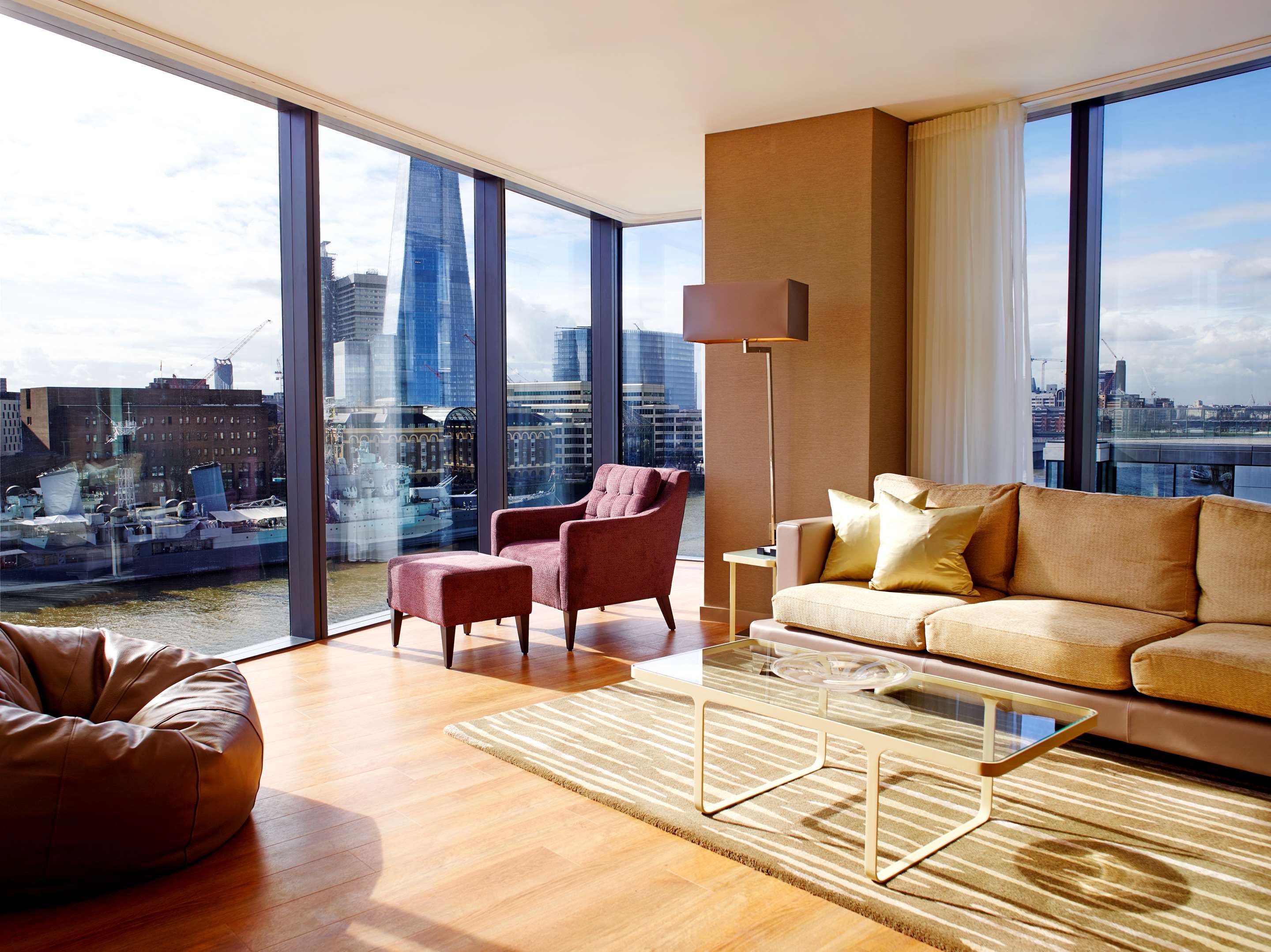 Cheval Three Quays - London - Living room