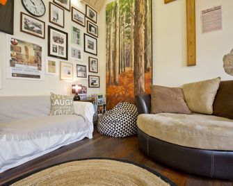 The Old Mount Gambier Gaol - Mount Gambier - Living room