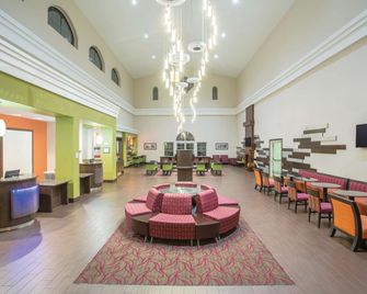 La Quinta Inn & Suites by Wyndham Conference Center Prescott - פרסקוט - מסעדה