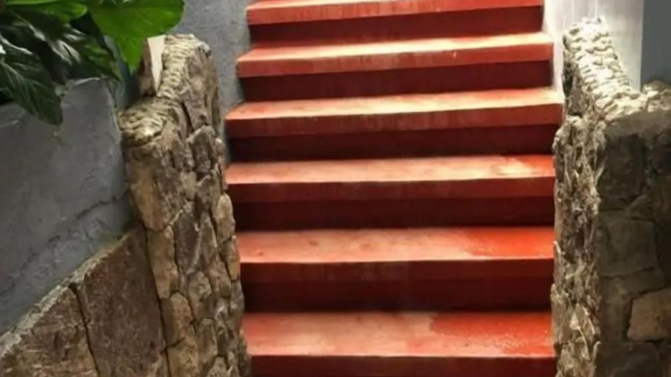 Grand Peninsula Suites