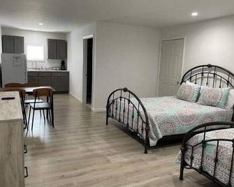 Rafton Inn Vacation Cottage 19 - Grafton - Bedroom