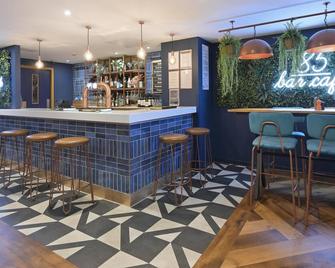 Travelodge Feltham - Feltham - Bar