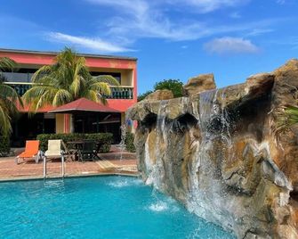 Del Rey Apartments - Noord - Pool