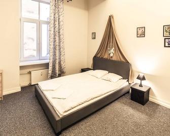 Fresh two-bedroom apart in the very center of Riga - Riga - Bedroom